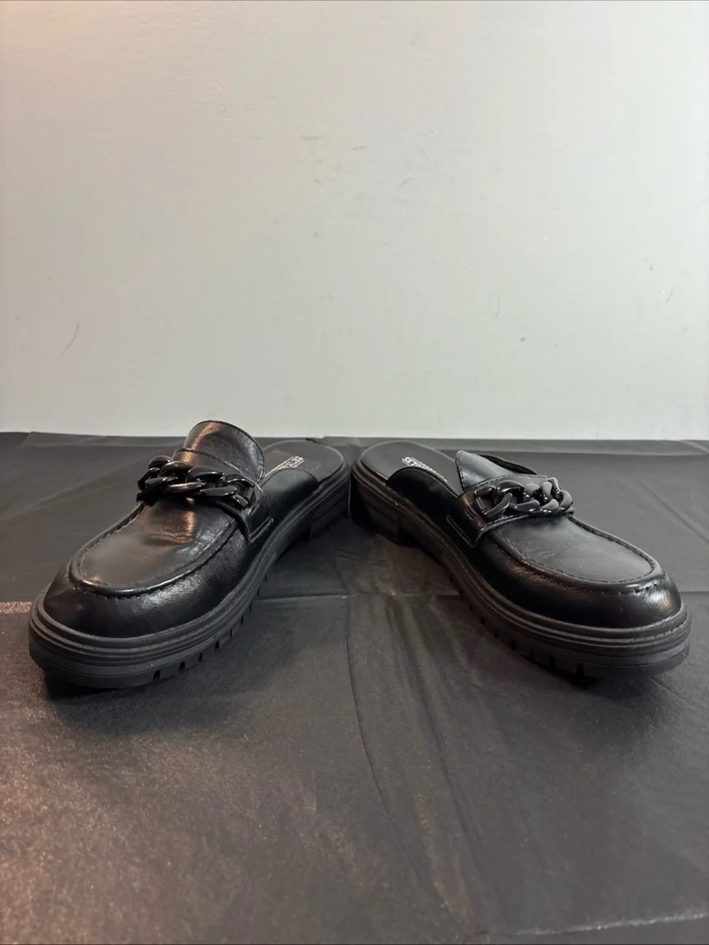 Seychelles Women’s Black Chain-Link Slip-On Loafers. 9/15